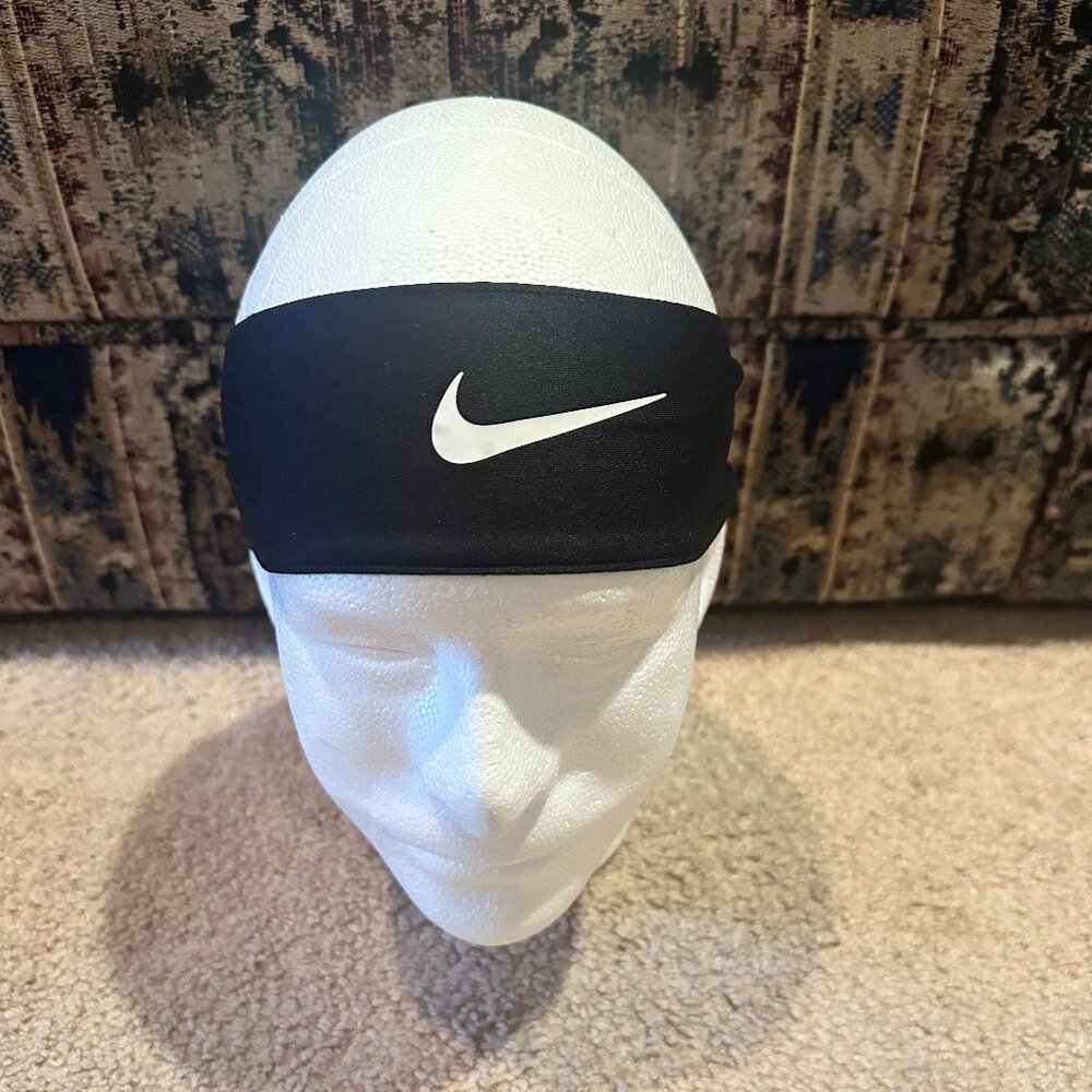 Nike Logo Dri-Fit Printed Head Tie